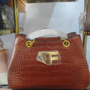 Elegant Brown Crocodile-Textured Handbag for Women – Luxury Leather Tote with Gold Hardware