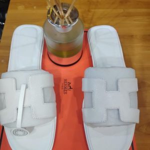 Women’s White Hermes Style Slides – Luxury Leather Flat Sandals for Everyday Elegance
