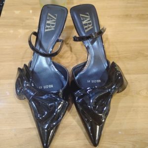 ZARA Black Patent Leather Pointed-Toe Heels with Oversized Bow – Elegant Women’s Dress Shoes