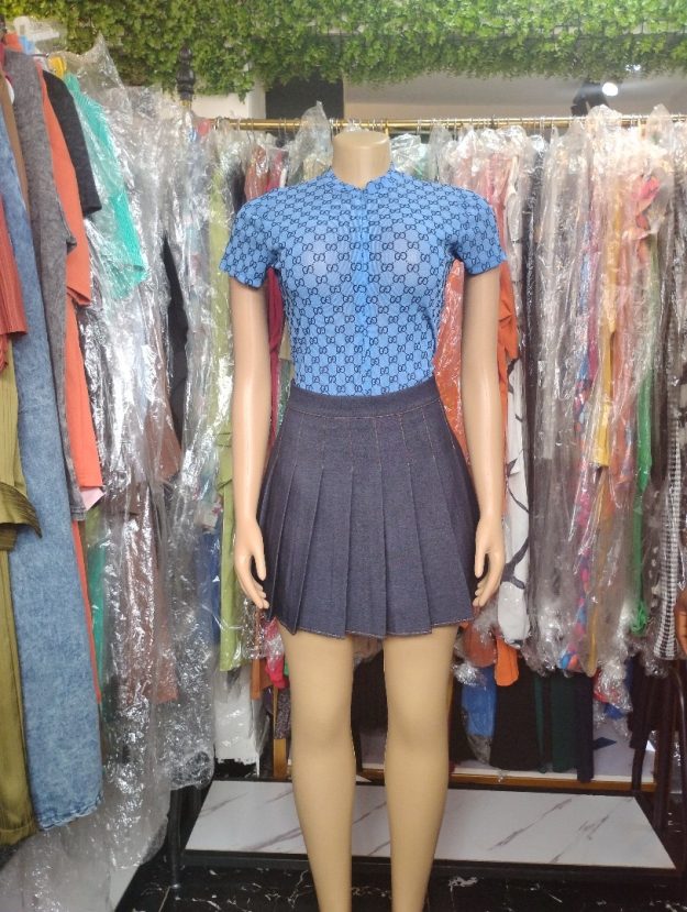 Chic Blue Patterned Blouse and Pleated Mini Skirt Set for Women – Casual Two-Piece Outfit