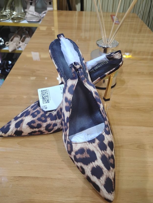 Women’s Leopard Print Pointed-Toe Slingback Heels – Elegant Animal Print High Heels